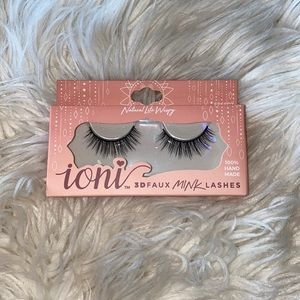 Ionic Cosmetics Lashes in Natural Lite Wispy